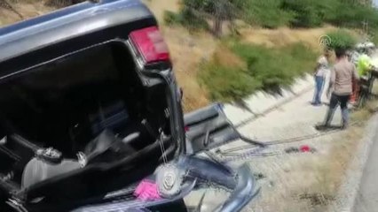 Otomobilin beton menfeze çarpması sonucu 4 kişi yaralandı