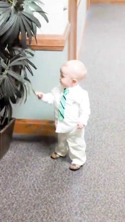 Funny Baby Videos playing # 1