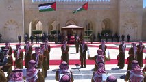 الملك يستقبل الرئيس الفلسطيني في قصر الحسينية