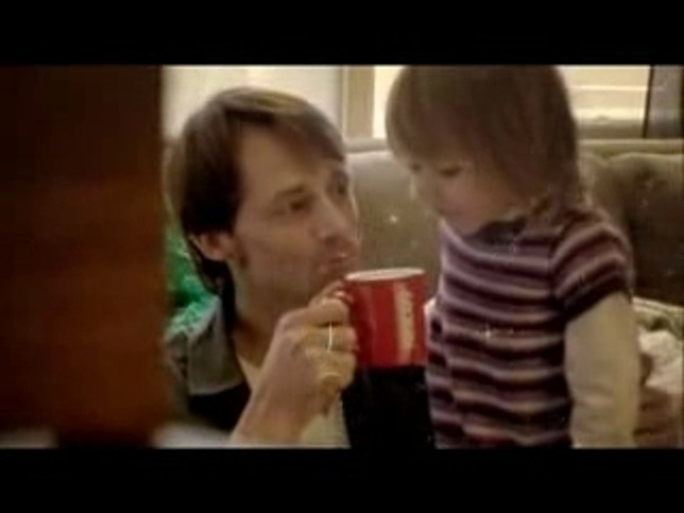 ANUNCIO NESCAFE - COVER VERSION QUELQU´UN  M´A DIT