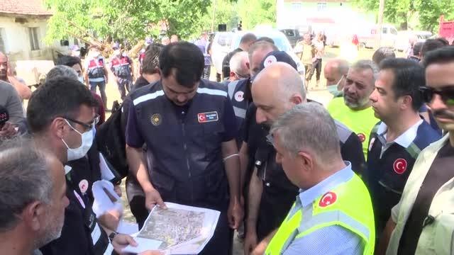 Bakanlar Kurum ve Karaismailoğlu, Babaçay köyünde incelemelerde bulundu