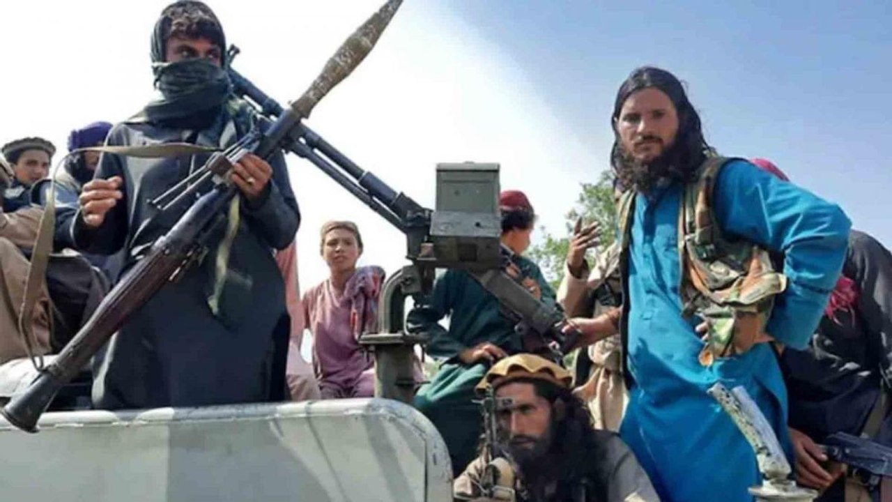 How few Taliban seized nearly all of Afghanistan?