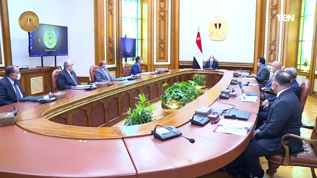الرئيس عبد الفتاح السيسي يجتمع برئيس مجلس الوزراء وعدد من الوزراء والمسئولين