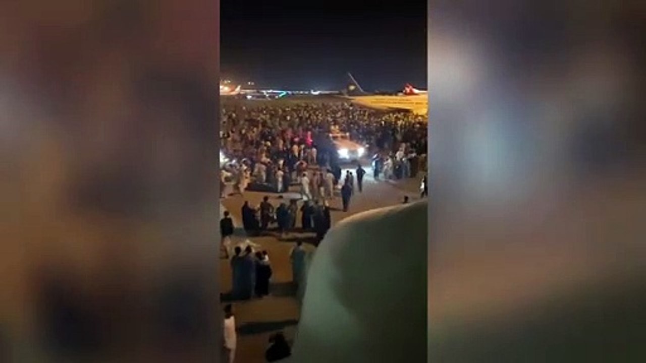 ext-aeropuerto-de-kabul-150821
