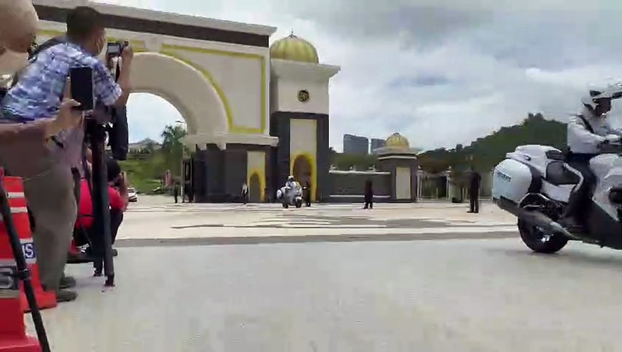 Muhyiddin leaves Istana Negara