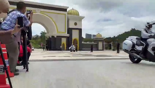 Muhyiddin leaves Istana Negara