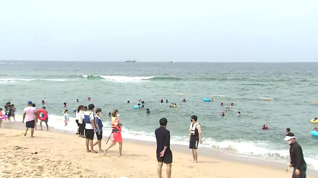 동해안 막바지 피서객 '발길'...광복절 연휴 방역 비상 / YTN