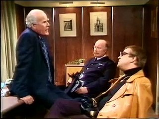 L for Lester  S1 E6