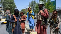 اختلاف آراء المغردين بشأن سيطرة طالبان على كابل