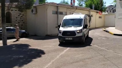 Yolun karşısına geçmek isteyen şahsa otomobil çarptı: 1 ölü