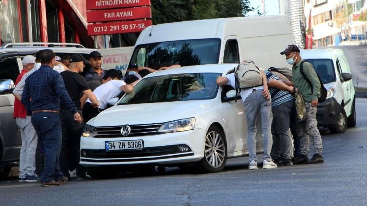 Kağıthane’de göçmen işçi pazarı