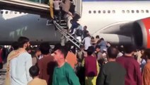 فوضى في مطار كابول بعد تجمع الآلاف سعيا إلى مغادرة البلاد هربا من طالبان