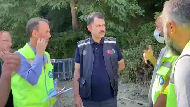 Son dakika haber | KASTAMONU - Bakan Kurum, Kastamonu'da selden etkilenen bölgelerde incelemelerde bulundu