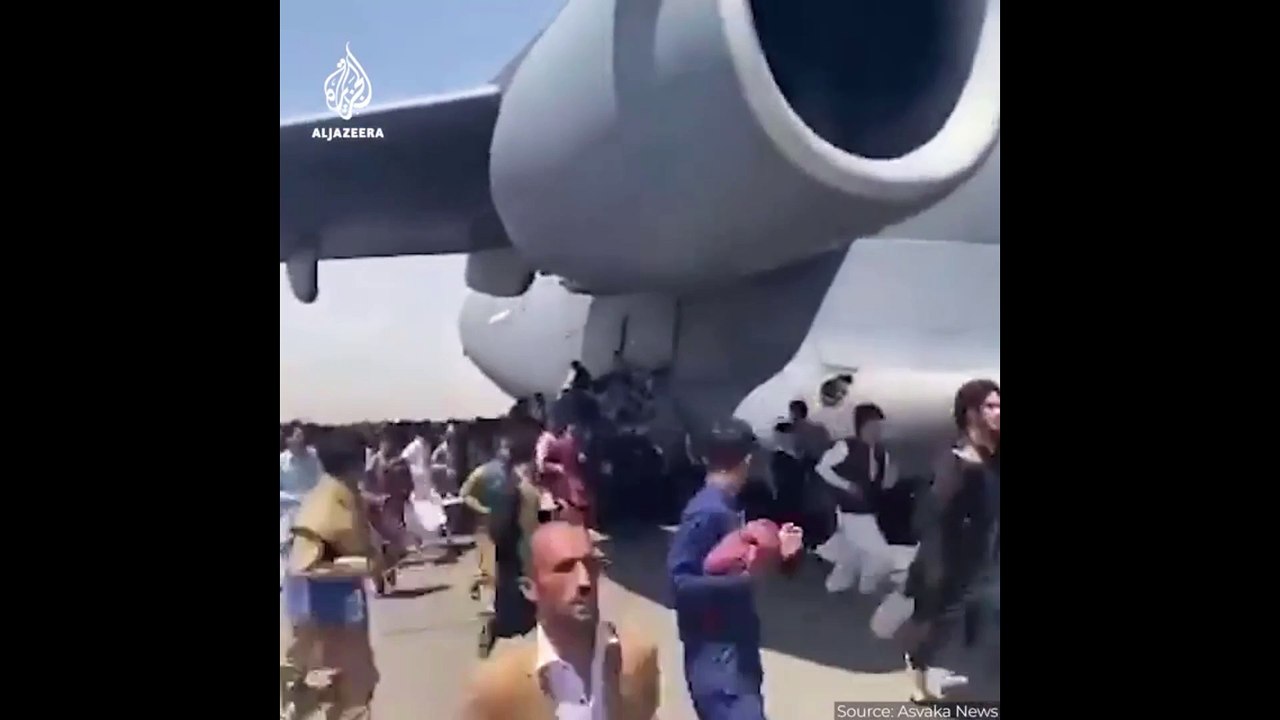 DESPERATE TO ESCAPE AFGHANISTAN, PEOPLE HOLD ON TO PLANE & FALL TO THEIR DEATH