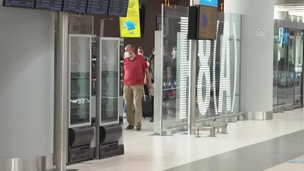 Afganistan'daki Türk vatandaşları THY uçağıyla yurda getirildi