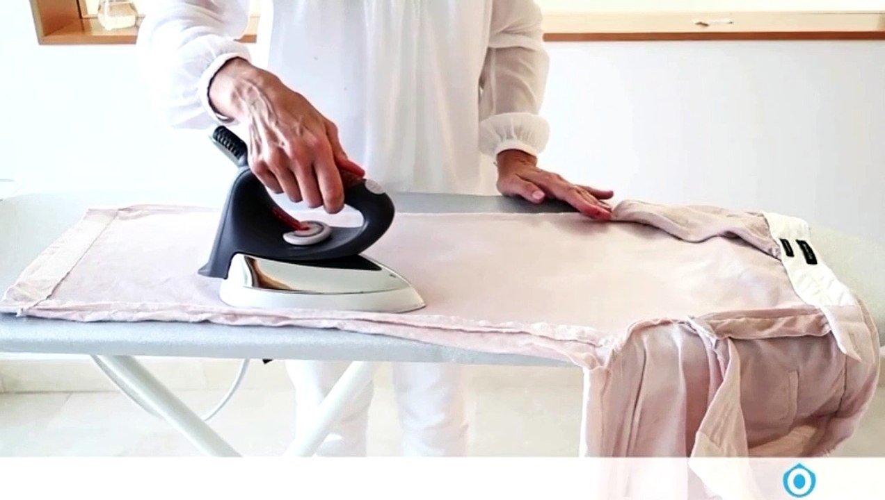 Cómo planchar un pantalón de lino con la experta en orden y limpieza @PiaOrganiza