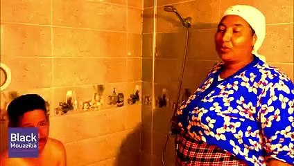 مي نعيمة تهلات فراجلها دوشاتلو ودارت الواجب ديالها معاه