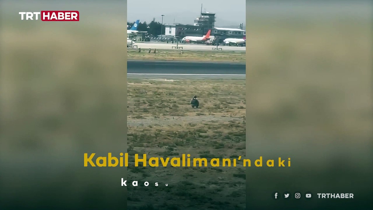 Afganistan'da tahliye edilen Türkler Kabil Havalimanı'ndaki kaosu görüntüledi