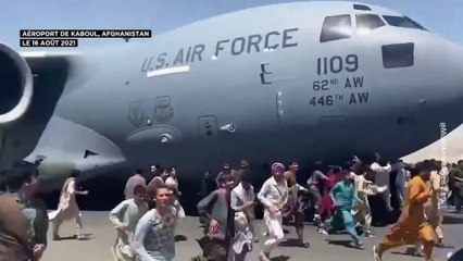 Afghanistan : scènes surréalistes sur le tarmac de l'aéroport de Kaboul