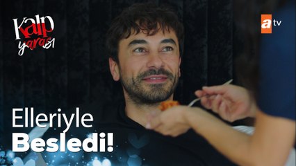 Azade oğlunu kendi elleriyle besliyor - Kalp Yarası 7. Bölüm