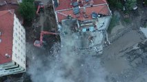Son dakika haberleri | KASTAMONU - Bozkurt ilçesindeki sel felaketinde ağır hasar alan 6 katlı Fatih Apartmanı yıkılıyor