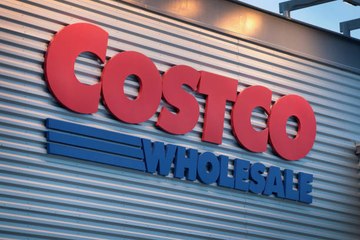 5 Sneaky Ways Costco Makes You Spend More