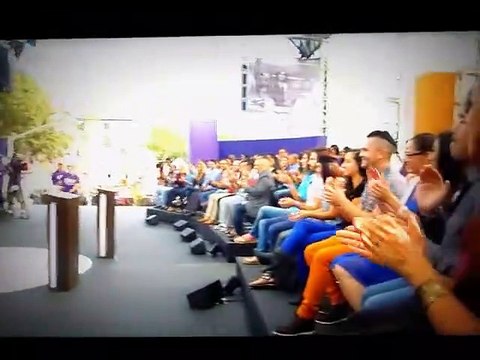 Dra.Polo bailando salsa antes de iniciar las grabaciones de Caso Cerrado