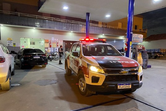 Bandidos assaltam posto de combustível no Centro da cidade de Pombal e levam quantia em dinheiro
