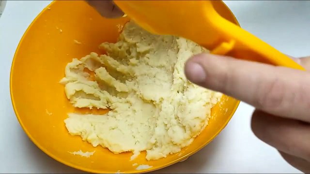 كرات البطاطس بالجبن