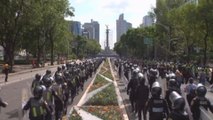 Cientos de feministas protestan en el Ángel de México dos años después de pintarlo