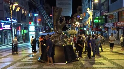 Marmara Depremi'nde hayatını kaybedenler Avcılar ve Kadıköy'de anıldı