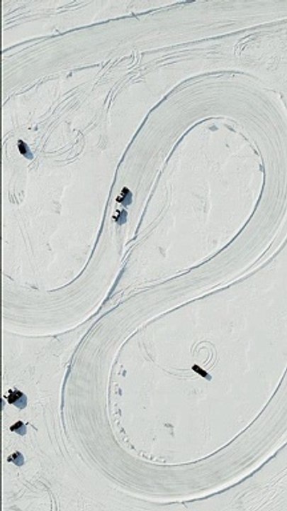 CAR RACE IN THE SNOW // FELLING RIDER || STATUS MUSIC VIDEO