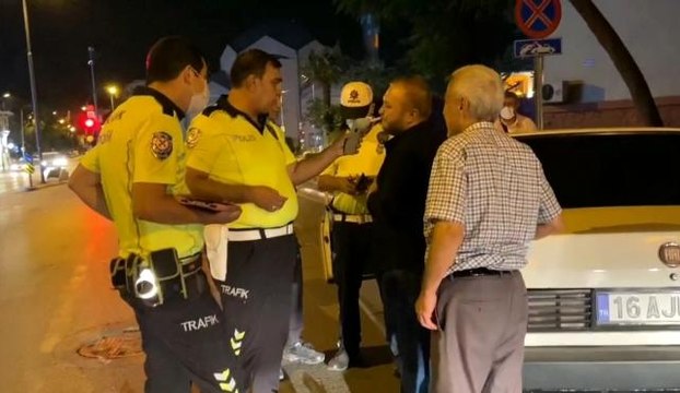 Alkollü ve ehliyetsiz direksiyon başında yakalandı, savunması pes dedirtti