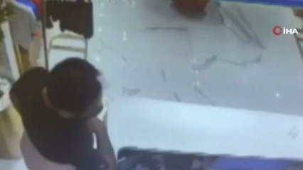 5 bin 100 dolarlık tırnakçılık kameralara yansıdı