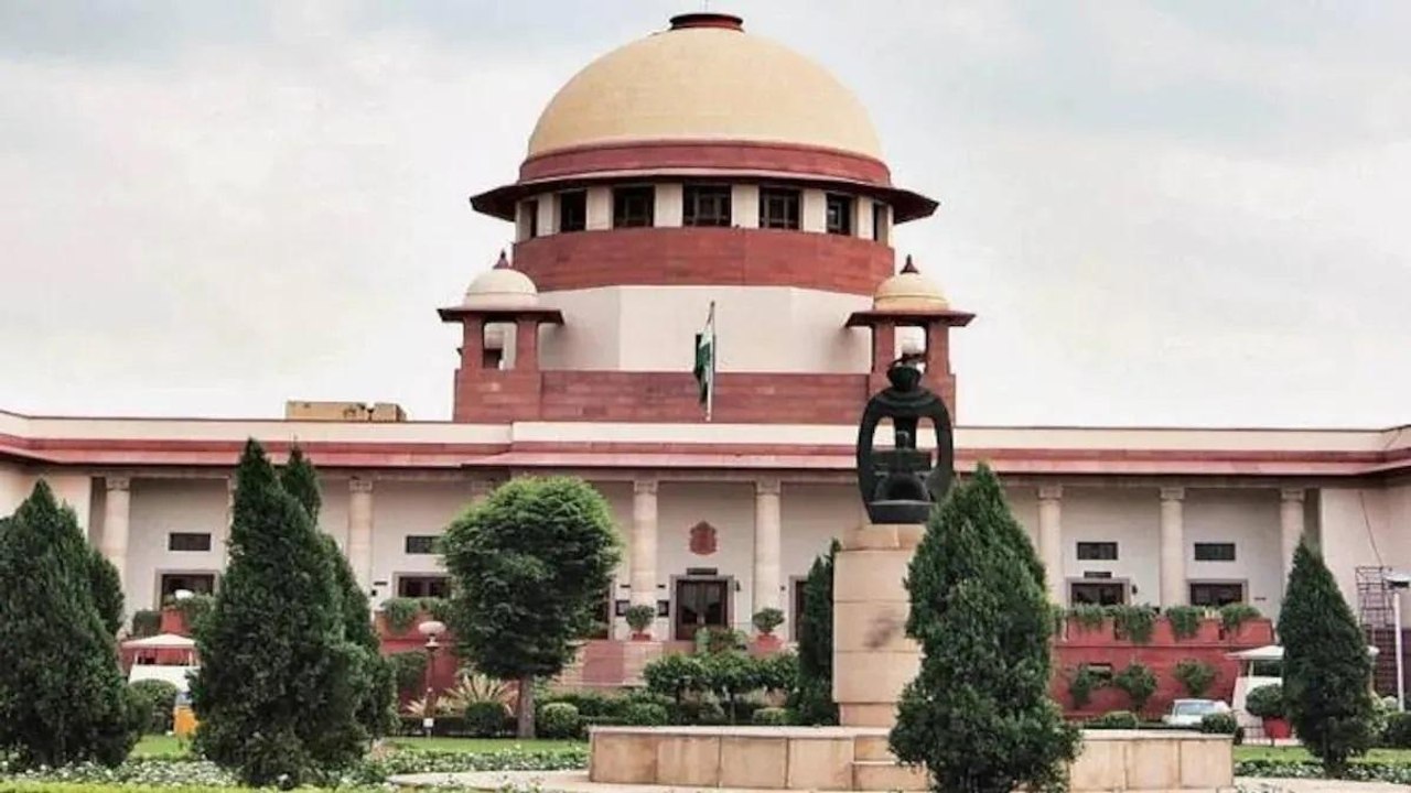 Pegasus issue: SC issues notice to Central gove...