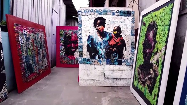 Ivorian artist turns plastic flip-flops into portraits