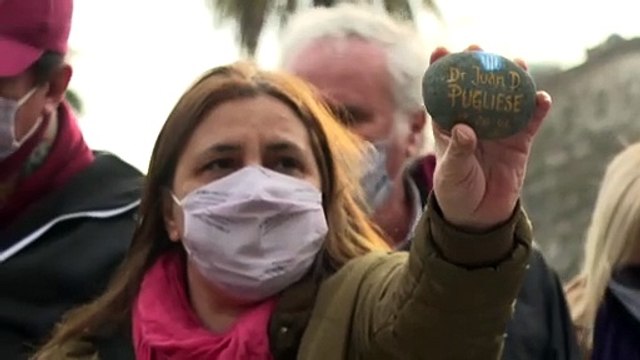 Familiares recordam vítimas da pandemia na Argentina
