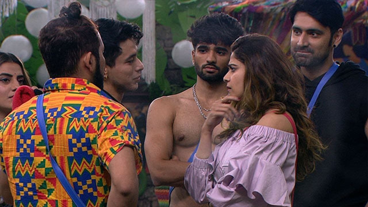 Bigg Boss OTT: Shamita Shetty and Pratik Sehajpal heated fights on house duties Watchout | FilmiBeat