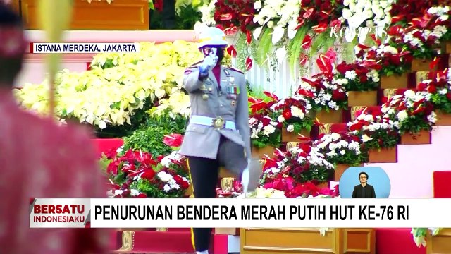 Moment Upacara Penurunan Bendera Merah Putih HUT ke-76 RI di Istana Merdeka