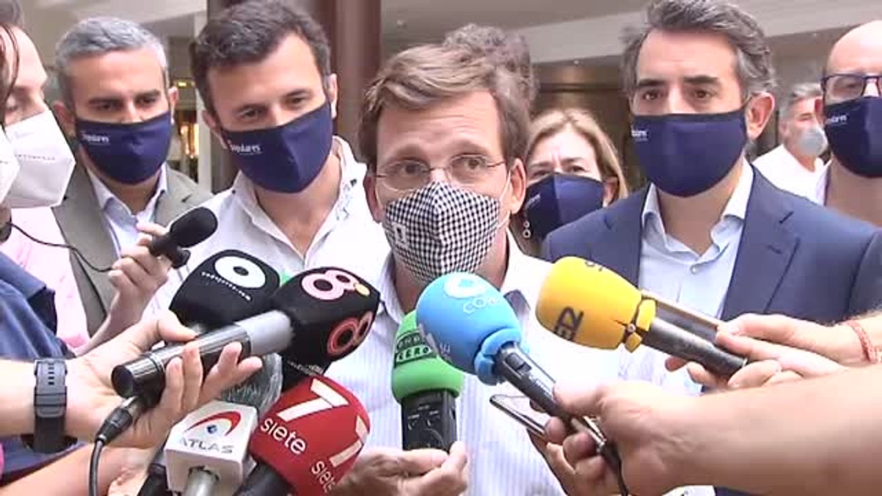 Almeida: "El Gobierno empezó trayendo el Aquarius y ha acabado echando en masa a grupos de menores"