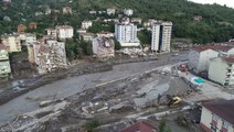 77 kişinin yaşamını yitirdiği Batı Karadeniz'deki sel felaketinde 34 kişi aranıyor