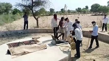 प्रेमी युगल ने टांके में कूदकर दी जान