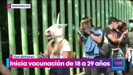 ¡Con disfraces! Así se vive la vacunación contra Covid-19 en Xochimilco