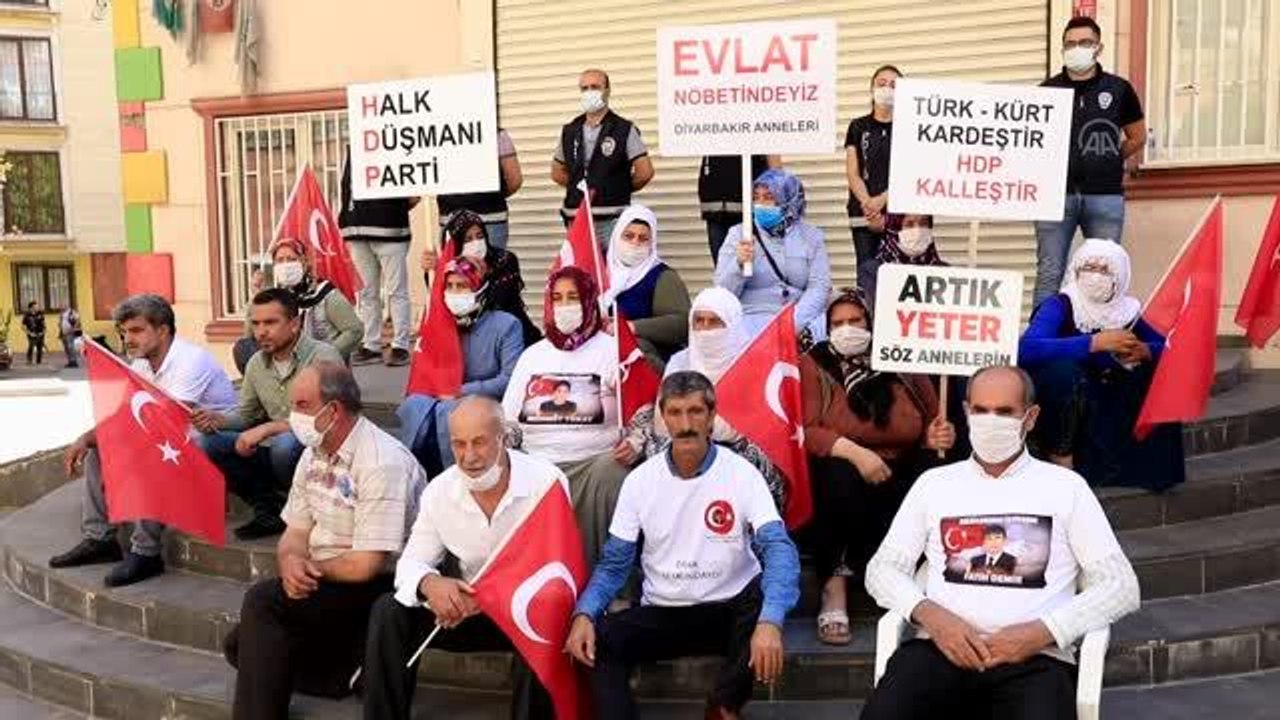 Diyarbakır anneleri Muş ve Ağrı'da evlat nöbeti...