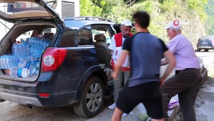 Tatile geldi Kızılay gönüllüsü oldu