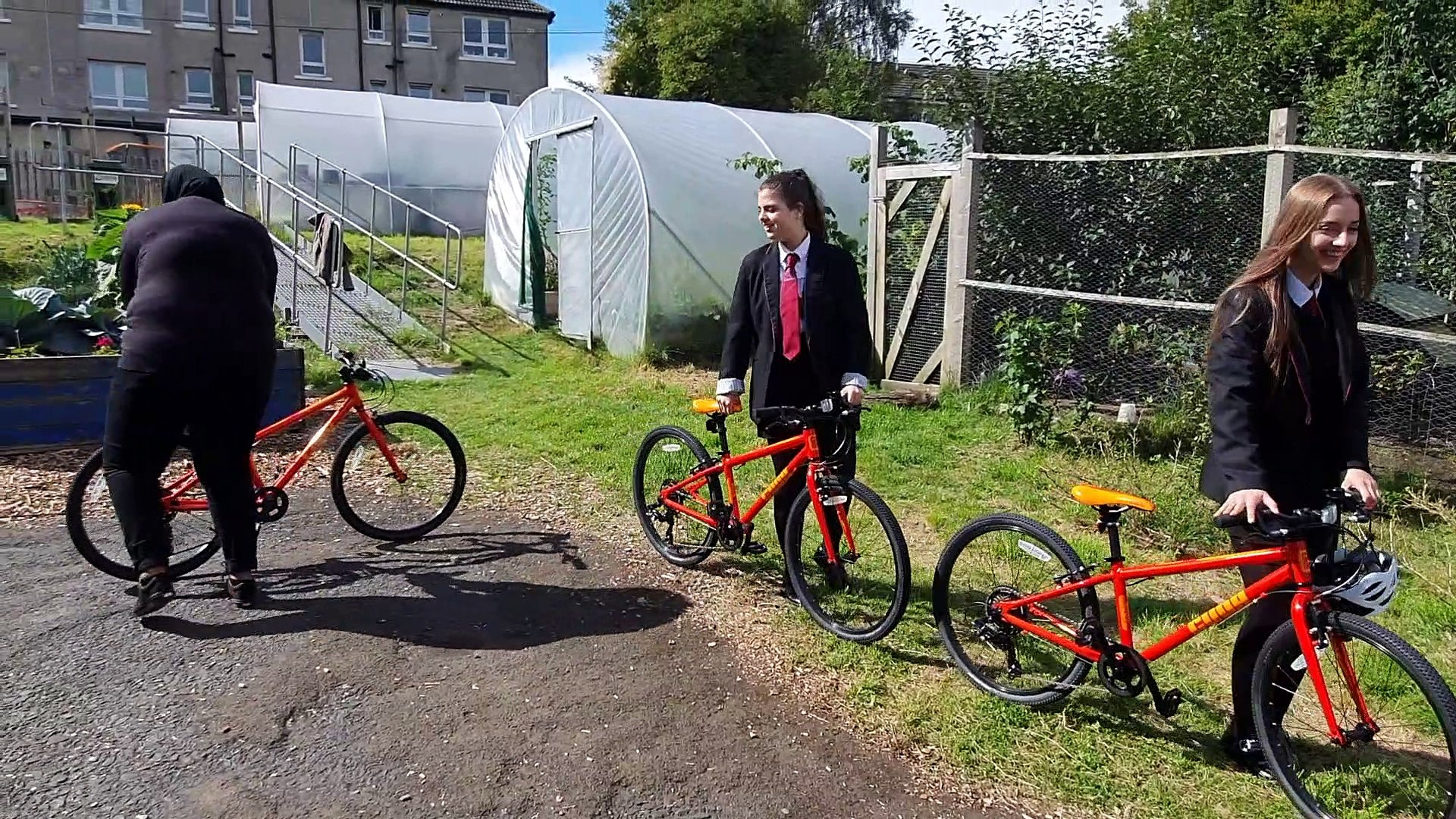 Free bikes for school aged children in Glasgow - video Dailymotion