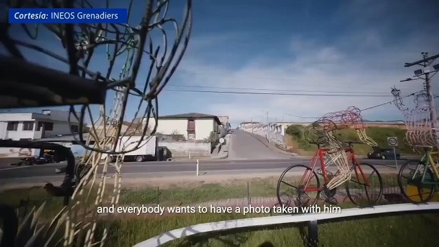 Luis, el escolta motorizado que protege a Richard Carapaz en sus entrenamientos en Ecuador