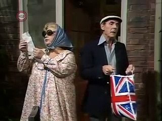 Sykes  S7/E3. 'The Stay At Home Holiday'  Eric Sykes • Hattie Jacques • Richard Wattis