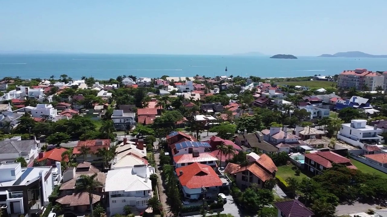 Should I pay Off My Mortgage Early? Or Ever?