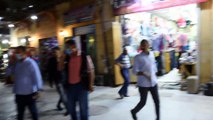 محافظ أسوان يقوم بجولة ليلية على السوق السياحى القديم
